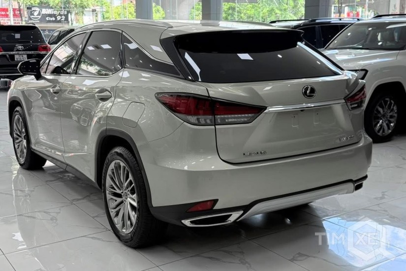 Xe vừa cập bên. Lexus RX300 sản xuất 2020, biển Hà Nội. - TimXe.Net
