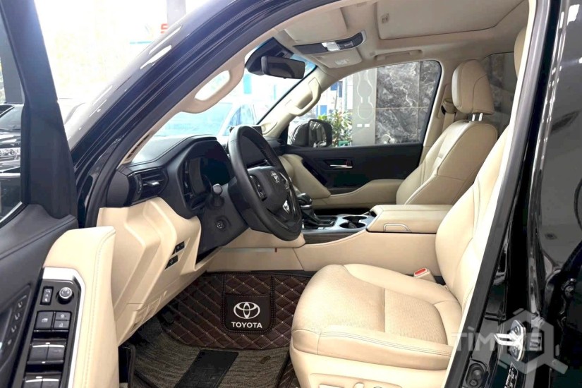 Bán Land Cruiser LC300 sản xuất 2024, lên full bodykit Trung Đông. - TimXe.Net