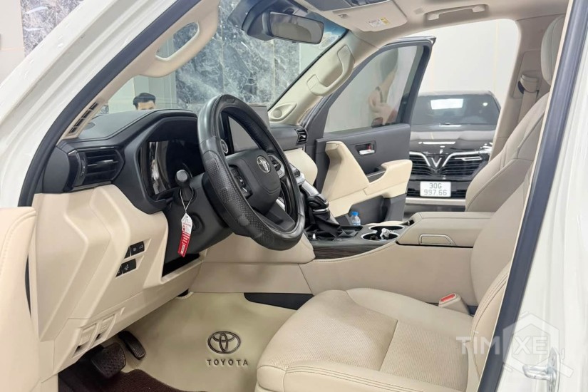 Bán Land Cruiser LC300 sản xuất 2023, chạy lướt 2 vạn Km cực mới. - TimXe.Net