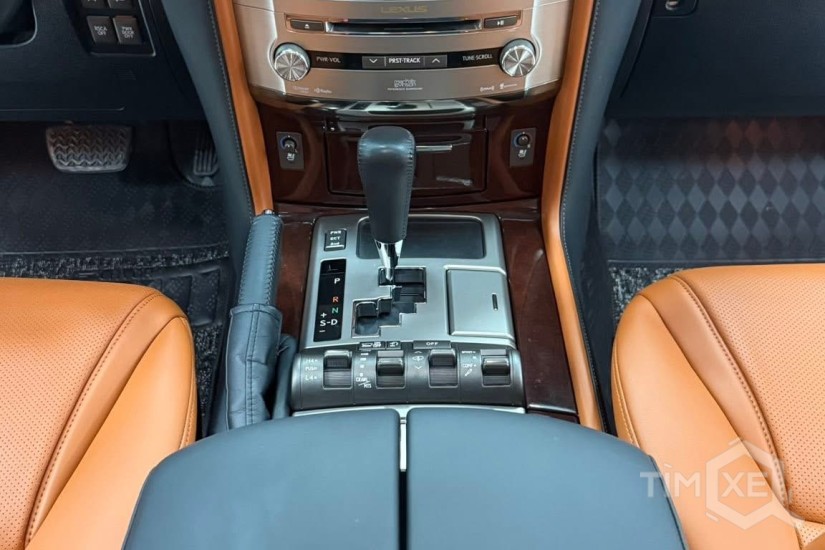 Bán Lexus LX570 nhập Mỹ, sản xuất 2014, chạy ít cực mới. - TimXe.Net