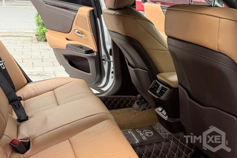 Bán Lexus ES250 Model 2020, 1 chủ, xe siêu mới.. - TimXe.Net