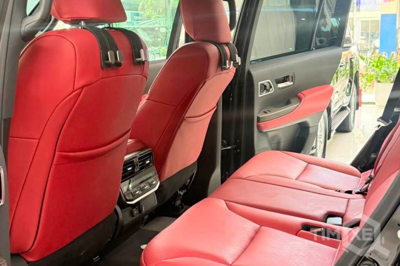 Siêu lướt 5000Km. Land Cruiser LC300 sản xuất 2026. - TimXe.Net