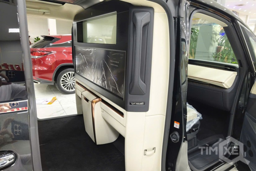 Xe Lexus LM 350 500H 2025 Nhập khẩu - TimXe.Net