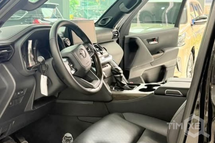 Bán Land Cruiser LC300 sản xuất 2022. Xe chạy ít. Giá cực rẻ. - TimXe.Net