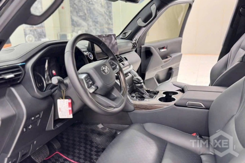 Bán Toyota Land Cruiser LC300 sản xuất 2023. xe cực mới. - TimXe.Net