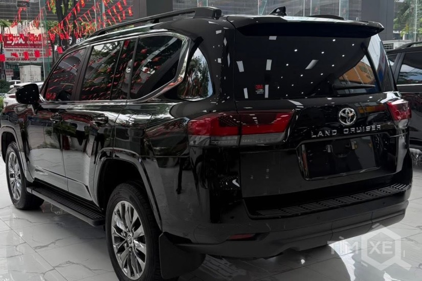 Bán Toyota Land Cruiser LC300 sản xuất 2025, siêu lướt 6000 Km. - TimXe.Net