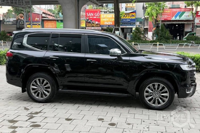 Bán Toyota Land Cruiser LC300, đăng ký 2025, xe mới 99%. - TimXe.Net