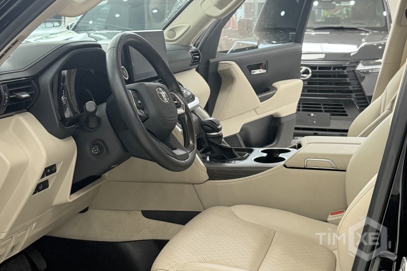 Land Cruiser LC300 sản xuất 2024 siêu lướt, full Bodykit và PPF. - TimXe.Net