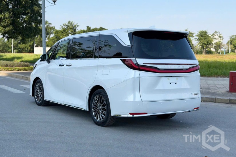 Xe Lexus LM 350 500H 2025 Nhập khẩu - TimXe.Net