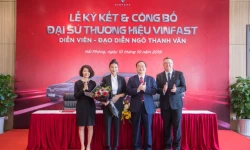 "Đả nữ" Ngô Thanh Vân lái thử xe Vinfast