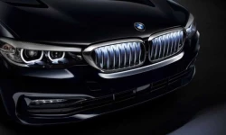 BMW giới thiệu lưới tản nhiệt phát sáng giá 14 triệu đồng