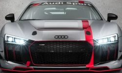 Vi vu thả ga với Audi R8 LMS GT4 dịp cuối năm