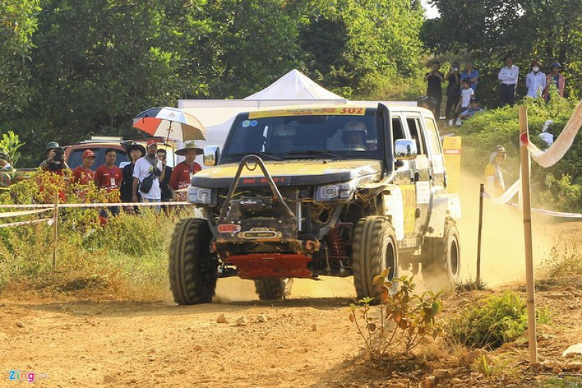 Xe Trung Quốc độ gây tò mò ở giải off-road Hà Nội
