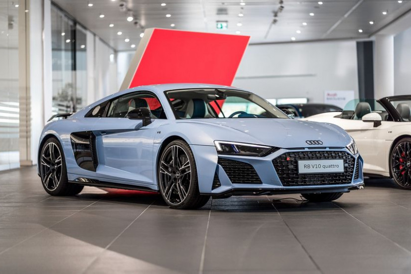 Timxe.net - "Đã mắt" với Audi R8 Coupe xanh Frosted Glass Blue kết hợp nội thất tông kép