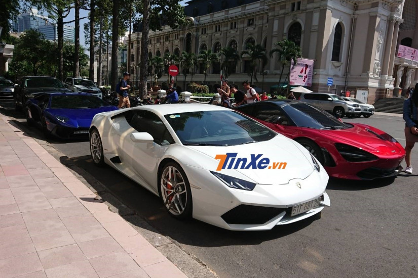 Lamborghini Aventador SV từng của Minh "Nhựa" họp mặt cùng đoàn siêu xe cực "khủng" tại Sài thành