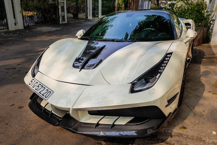 Ferrari 488 GTB độ body kit Misha độc nhất Việt Nam xuất hiện trên đường phố Sài thành