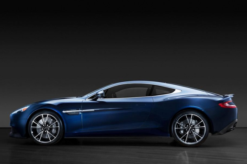 Aston Martin Vanquish đặc biệt của nam diễn viên 007 được bán đấu giá 600.000 USD