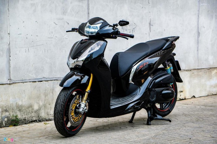 Honda SH 300i độ giảm xóc siêu môtô tại TP.HCM