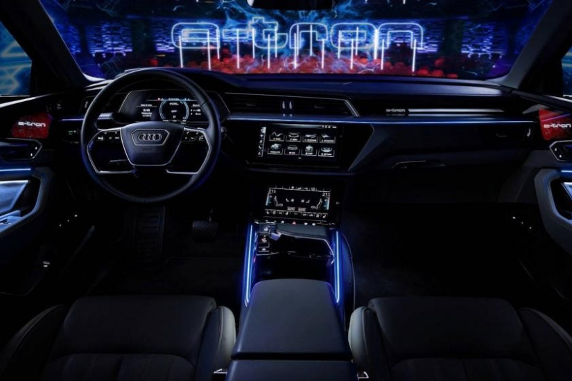 Timxe.net - Soi kỹ hệ thống gương chiếu hậu ảo của Audi e-tron Quattro 2019