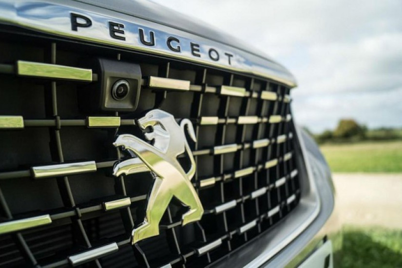 Bảng giá xe Peugeot mới nhất tháng 4/2020: Traveller Premium niêm yết 2,249 tỷ, khuyến mãi 50 triệu đồng