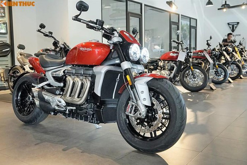 Triumph Rocket 3 từ 869 triệu tại Việt Nam, đắt hơn Honda Civic