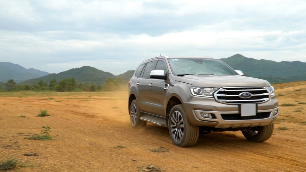 Everest SUV 7 chỗ: Xứng danh người hùng của Ford