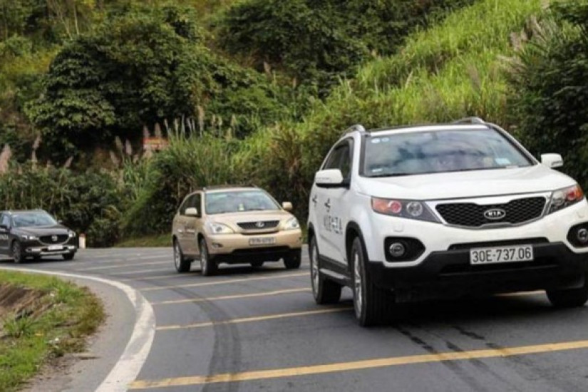 Đến hẹn lại lên, giá xe thuê xe tự lái tăng như giá thịt lợn ngày Tết