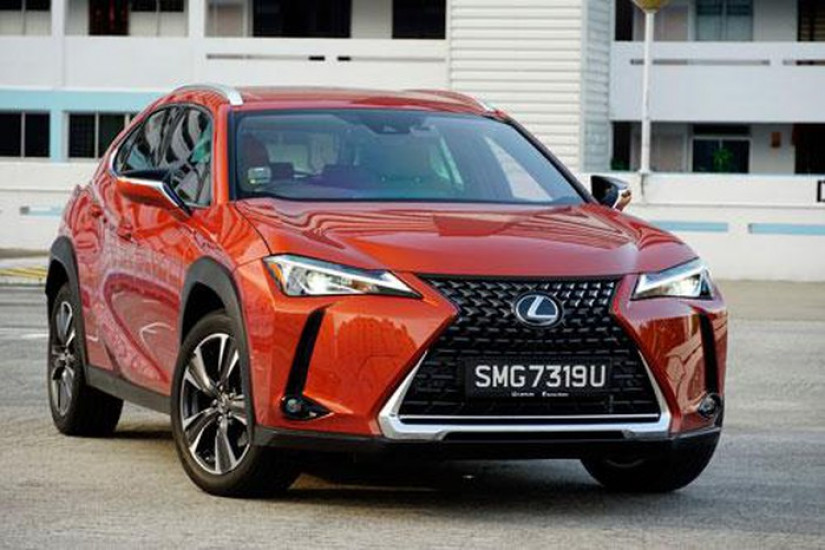 Cận cảnh Lexus UX 200 Luxury 2019, giá gần 900 triệu đồng
