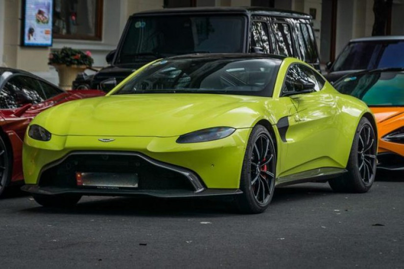 Siêu xe Aston Martin Vantage 15 tỷ lăn bánh ở SG