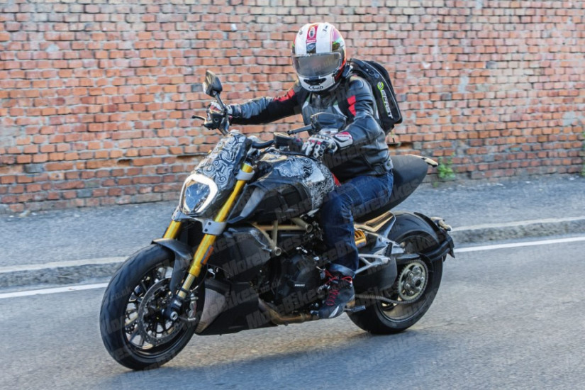 Ducati Diavel lộ ảnh chạy thử trên đường phố