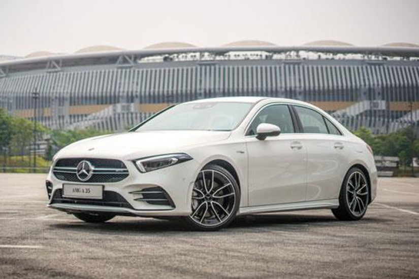 Ngắm Mercedes-AMG A35 Sedan 2019 giá gần 2 tỷ đồng