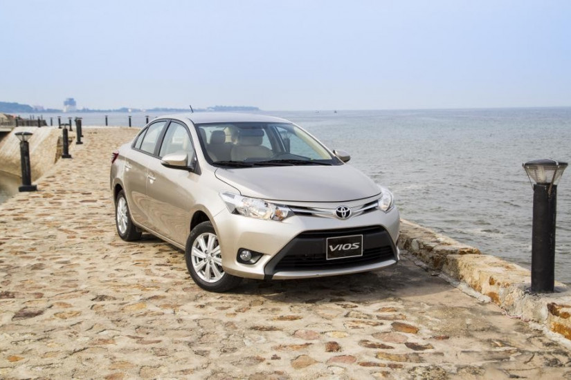 Toyota chỉ bán được 14 xe nhập nguyên chiếc trong tháng 2