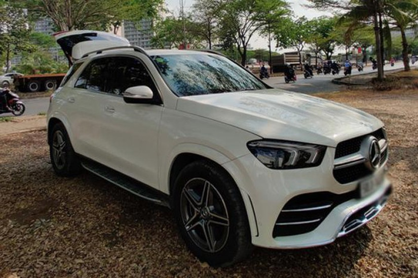 Xe sang hàng trưng bày thanh lý giảm hơn 400 triệu đồng
