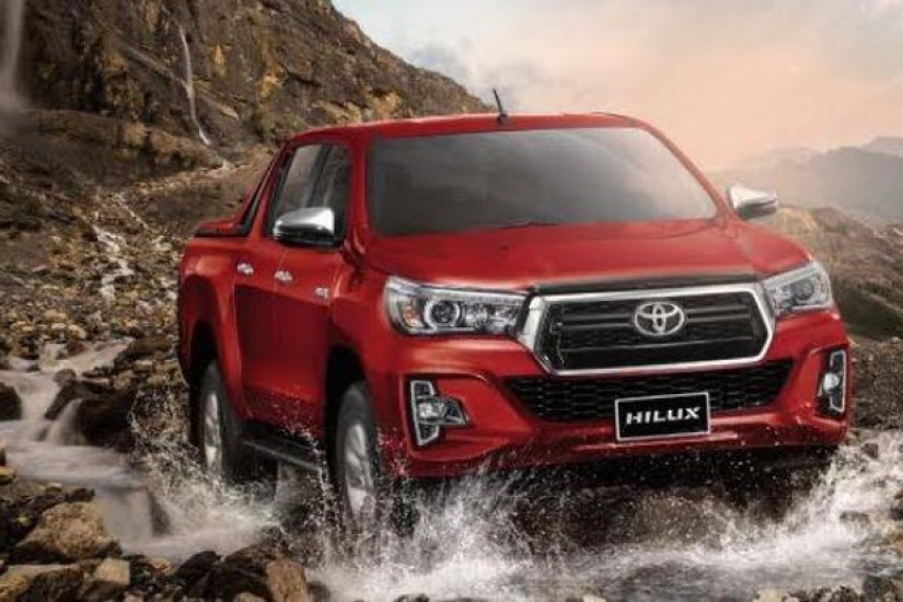 Toyota Việt Nam lại bất ngờ giảm giá bán xe bán tải Hilux