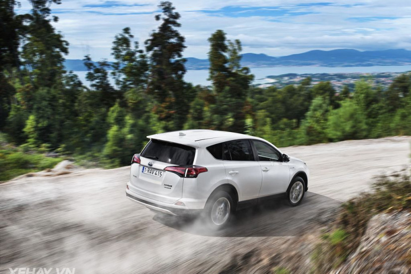 Toyota tung bảng giá chi tiết của RAV4 với giá khởi điểm từ 891 triệu đồng