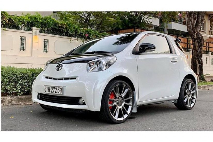 Xe đi chợ Toyota iQ dùng 10 năm bán gần 700 triệu ở Sài Gòn