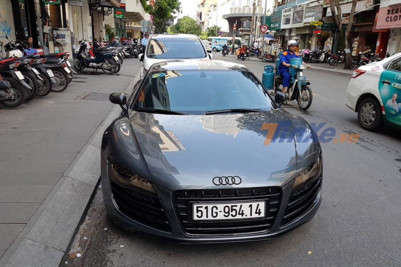 Timxe.net - Siêu xe Audi R8 sở hữu số sàn độc nhất Việt Nam mới được độ body kit carbon