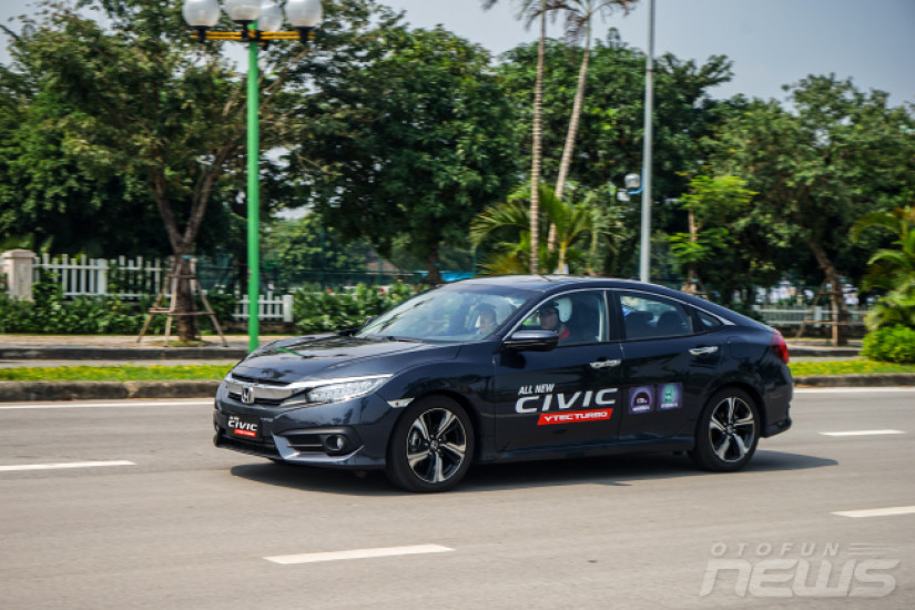 Honda Civic 2016: Tìm lại đam mê