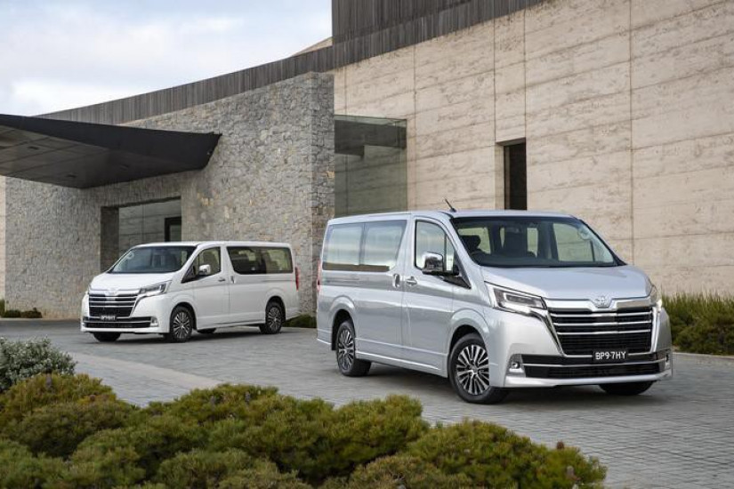 MPV hạng sang Granvia chốt giá bán từ 1 tỷ đồng tại Úc