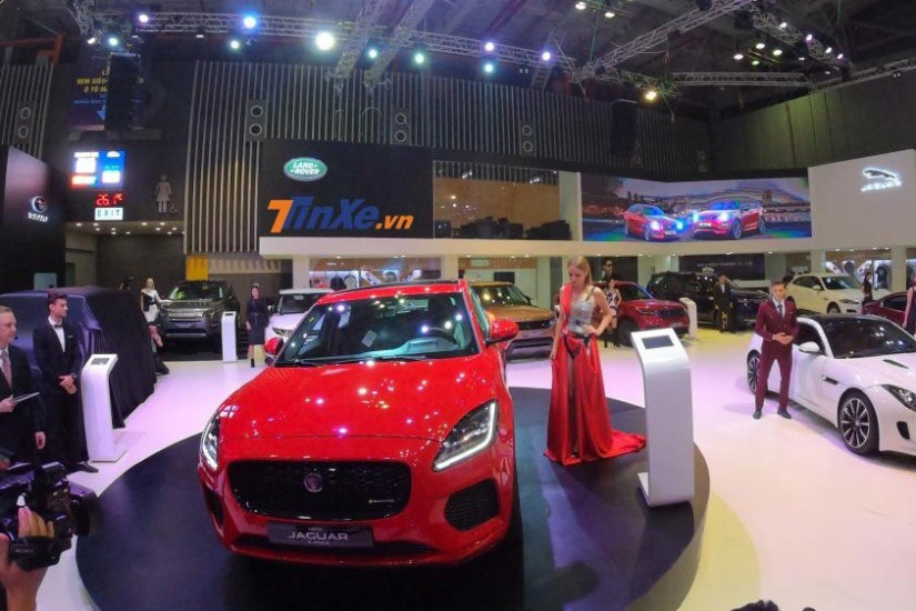 Jaguar Land Rover "đổ bộ" vào Triển lãm Ô tô Việt Nam 2018 bằng loạt xe sang tiền tỷ