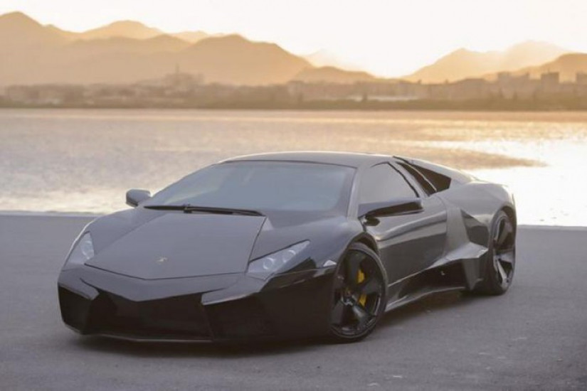 'Hô biến' Lamborghini Murcielago thành Reventón với 600 triệu đồng