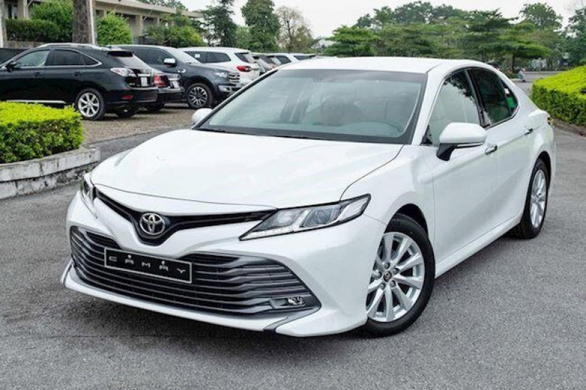 Giá lăn bánh Toyota Camry mới nhất