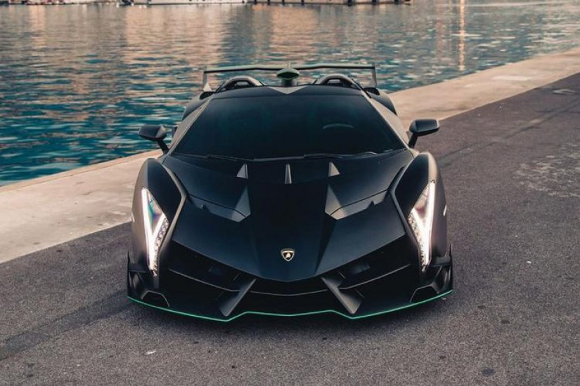 Siêu xe Lamborghini Veneno của hoàng gia Ả Rập bán 141 tỷ đồng