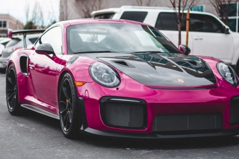 Chỉ có hai chiếc Porsche 911 GT2 RS Ruby Star trên thế giới
