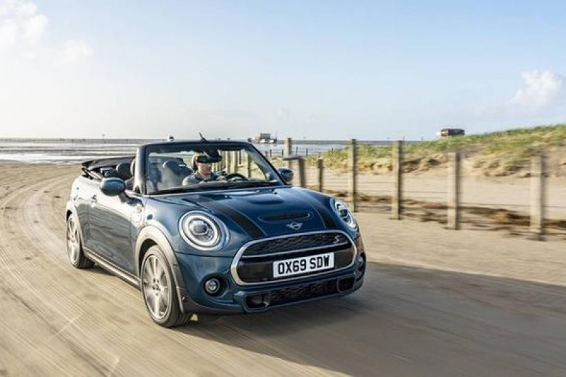 Mui trần Mini Sidewalk Convertible độc nhất phân khúc