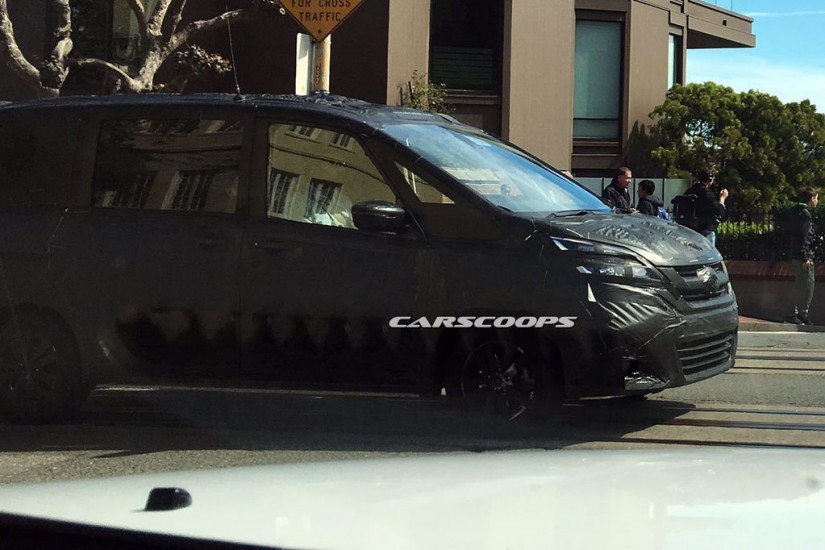 "Tóm gọn" hai chiếc xe minivan bí ẩn tại San Francisco