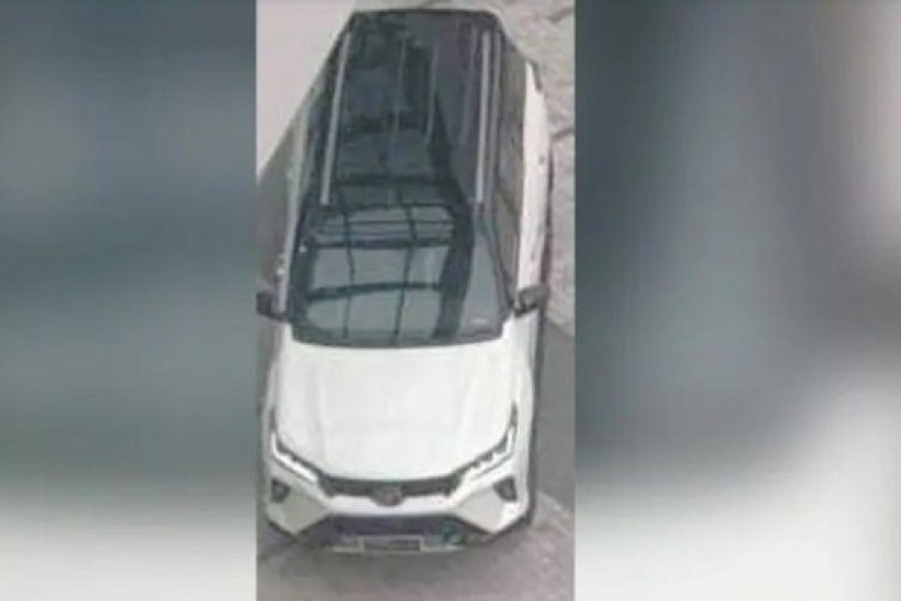 Toyota Fortuner 2021 facelift lộ diện không che chắn