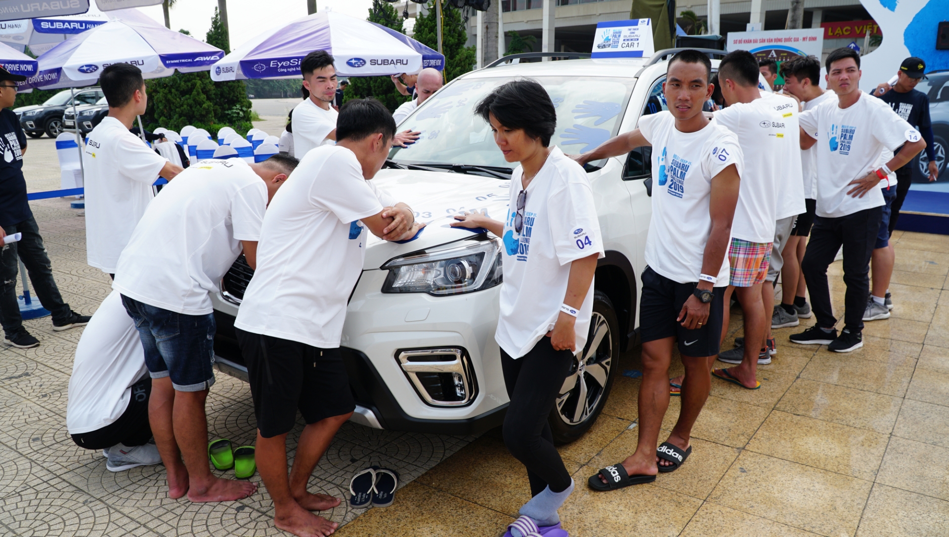 cuoc thi cham tay lau nhat trung xe subaru lan dau dien ra tai ha noi