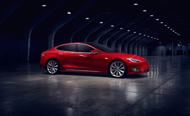 Tesla vẫn đang xem xét hệ thống trao đổi pin