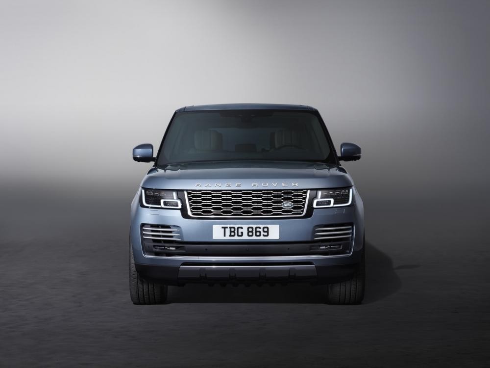 Thiết kế đầu xe của Range Rover SVAutobiography 2018 
